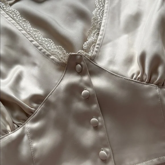 twik Cream Satin Lace-Trim Cropped Blouse-xs - Picture 9 of 12